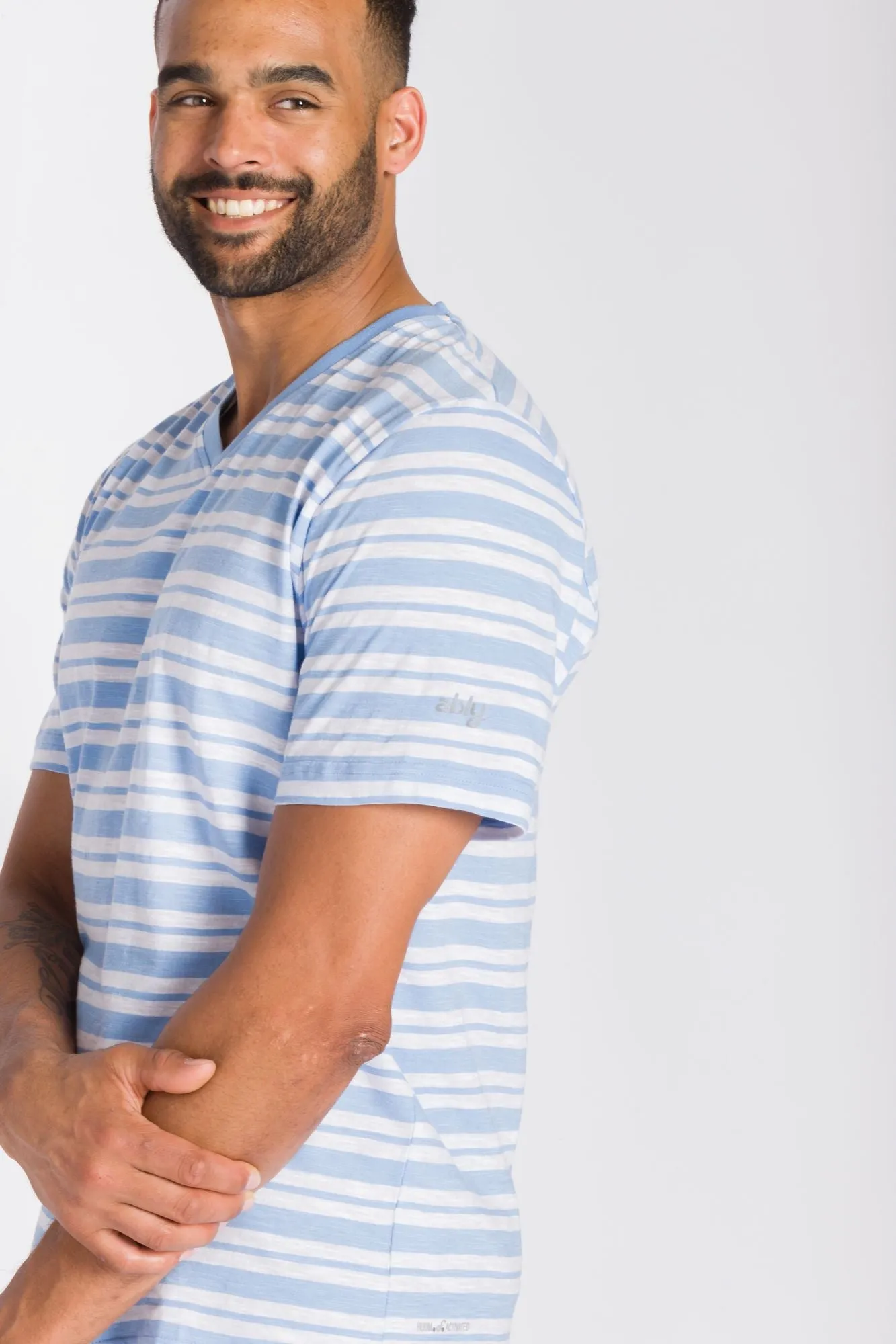 Voyager | Men's Slub V-Neck Shirt