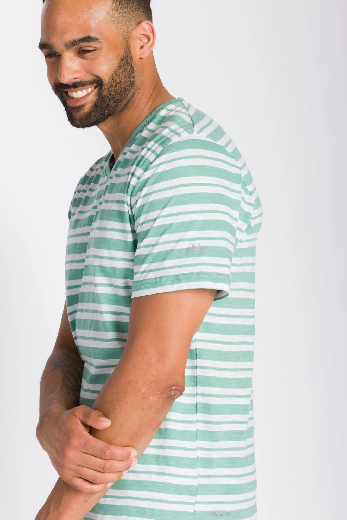 Voyager | Men's Slub V-Neck Shirt