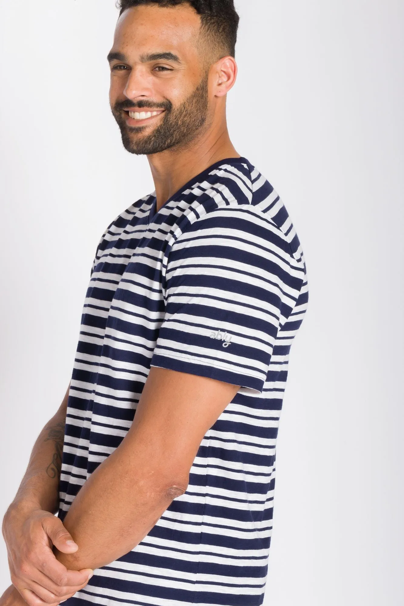 Voyager | Men's Slub V-Neck Shirt